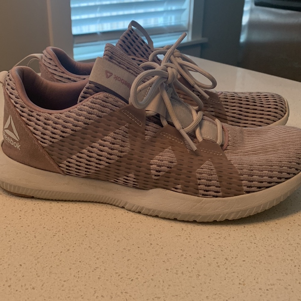 Pink Reeboks - Picture 3 of 4